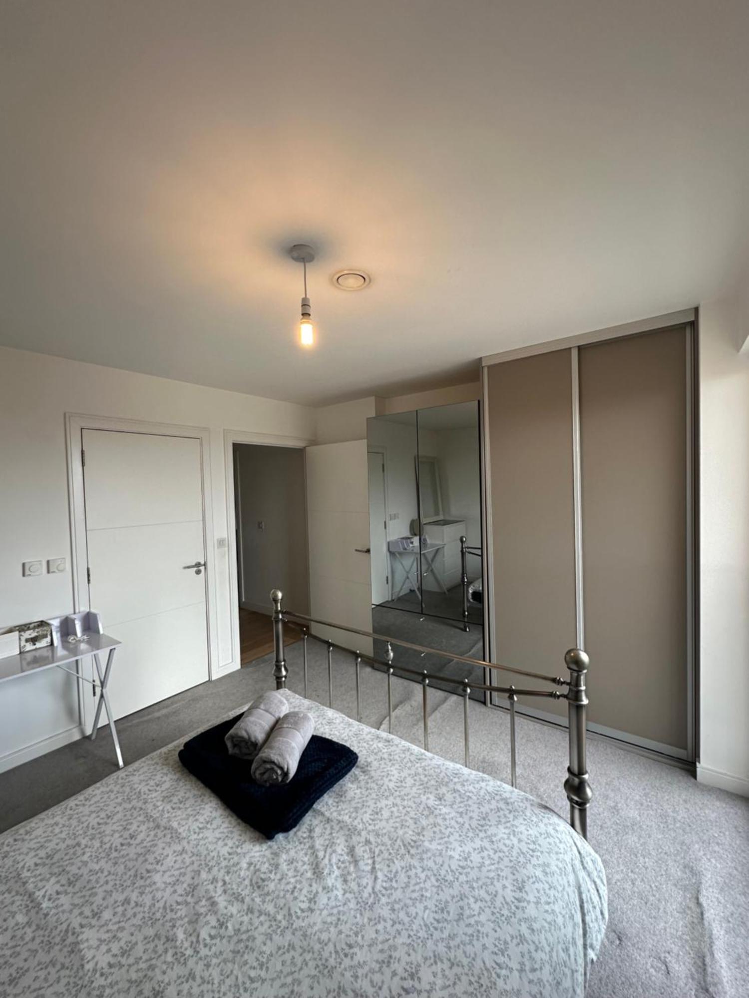 Luxury 3 Bedroom Flat In Stratford, 런던 외부 사진