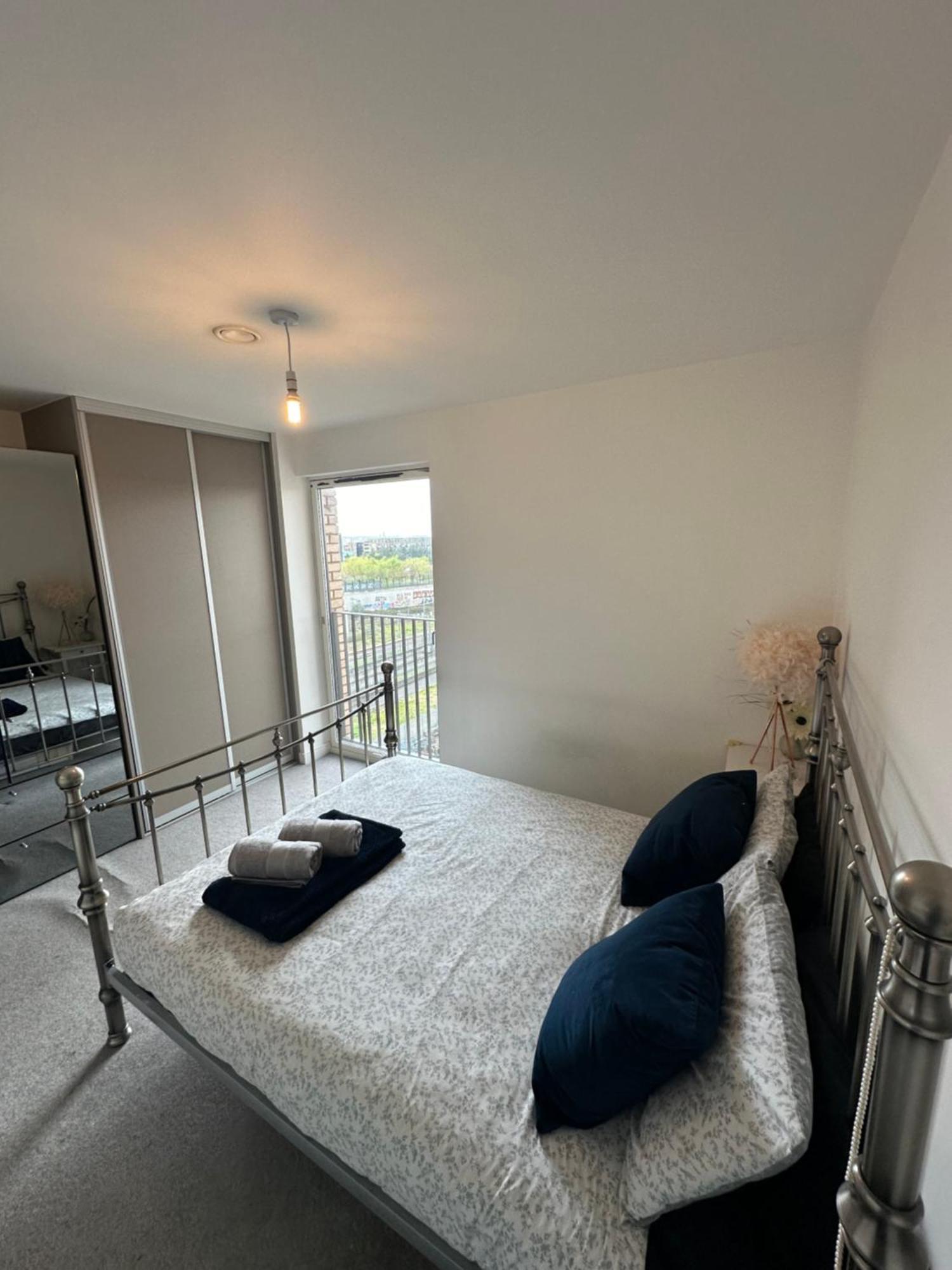 Luxury 3 Bedroom Flat In Stratford, 런던 외부 사진