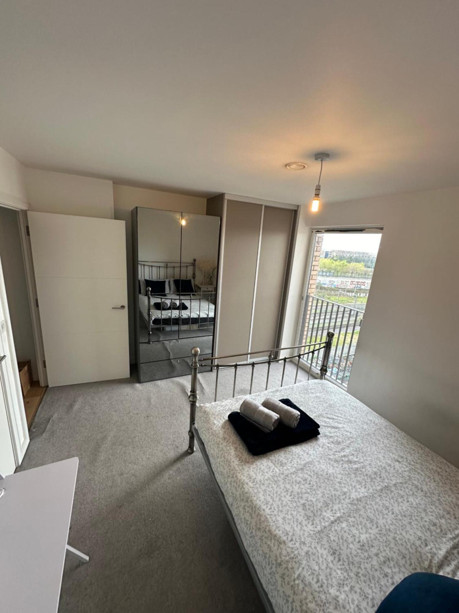 Luxury 3 Bedroom Flat In Stratford, 런던 외부 사진