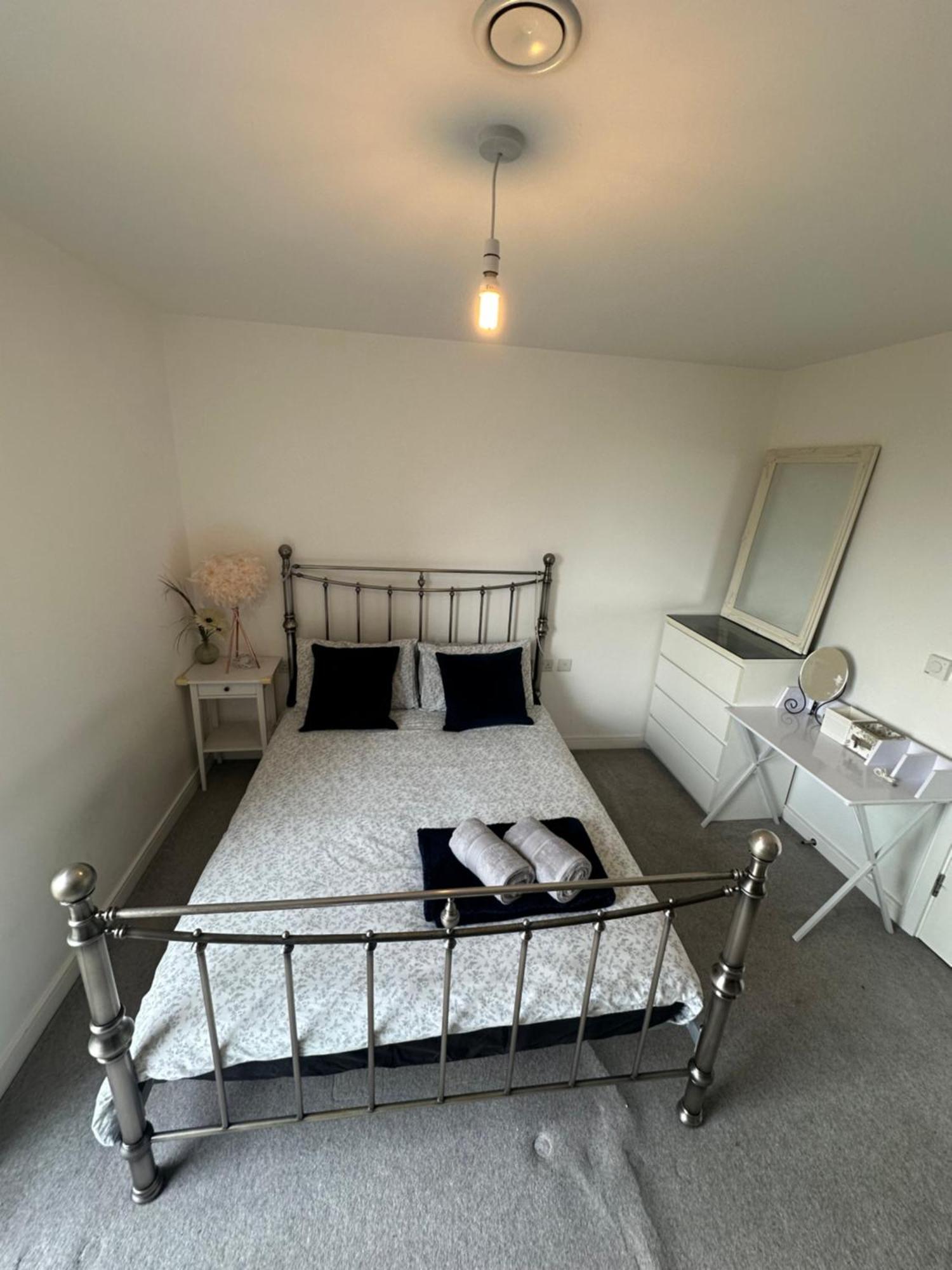 Luxury 3 Bedroom Flat In Stratford, 런던 외부 사진