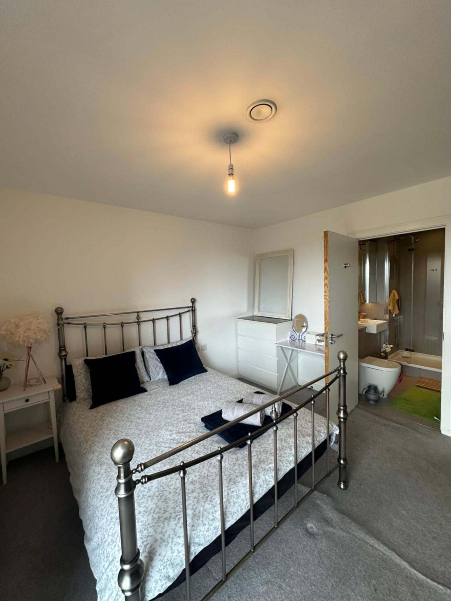 Luxury 3 Bedroom Flat In Stratford, 런던 외부 사진