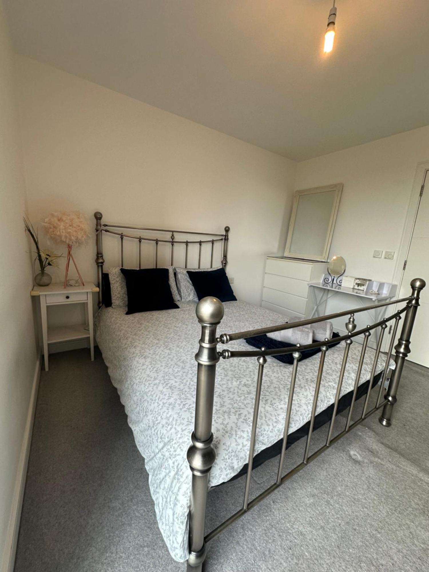 Luxury 3 Bedroom Flat In Stratford, 런던 외부 사진