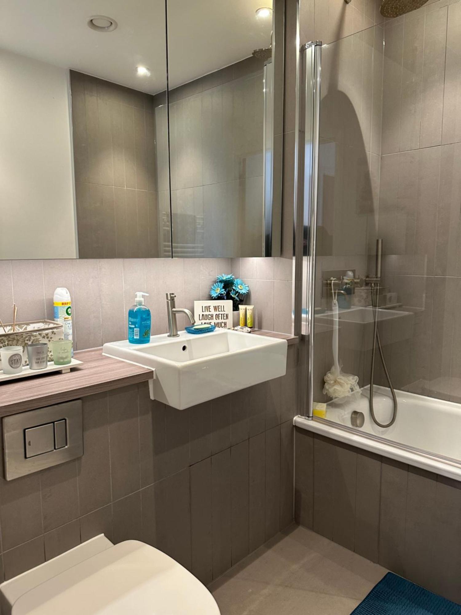 Luxury 3 Bedroom Flat In Stratford, 런던 외부 사진